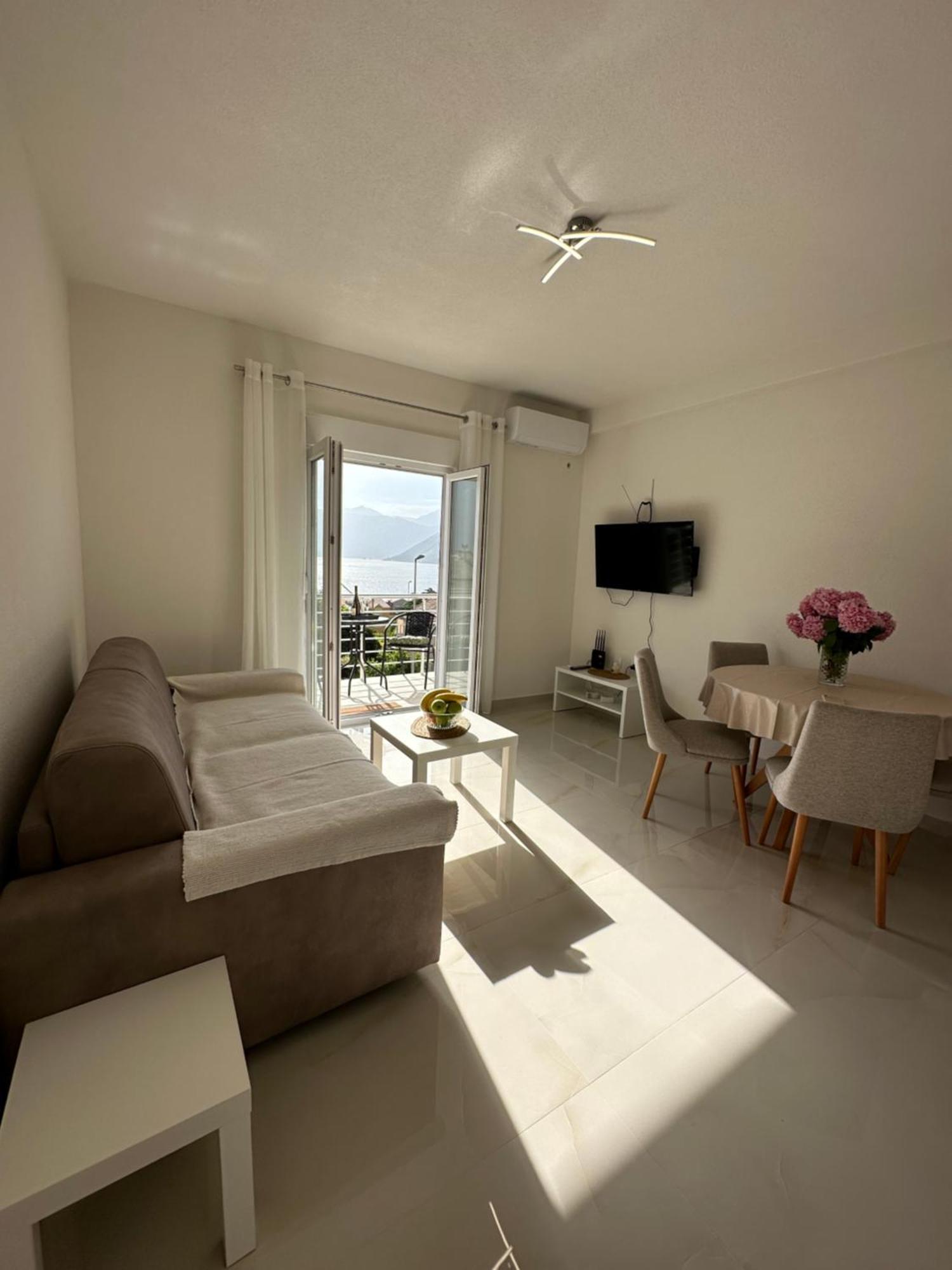 Sunny Apartment Kotor Eksteriør bilde