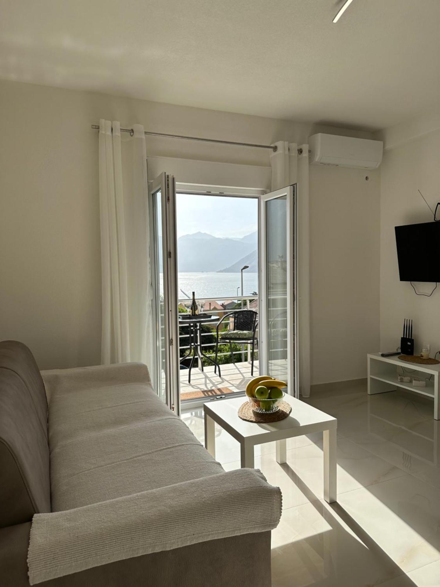 Sunny Apartment Kotor Eksteriør bilde