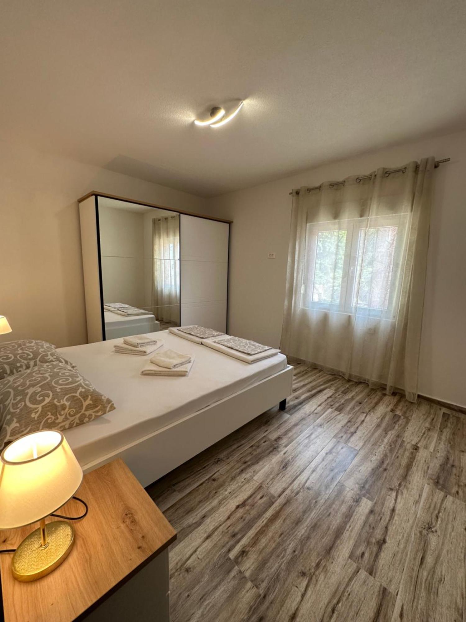 Sunny Apartment Kotor Eksteriør bilde